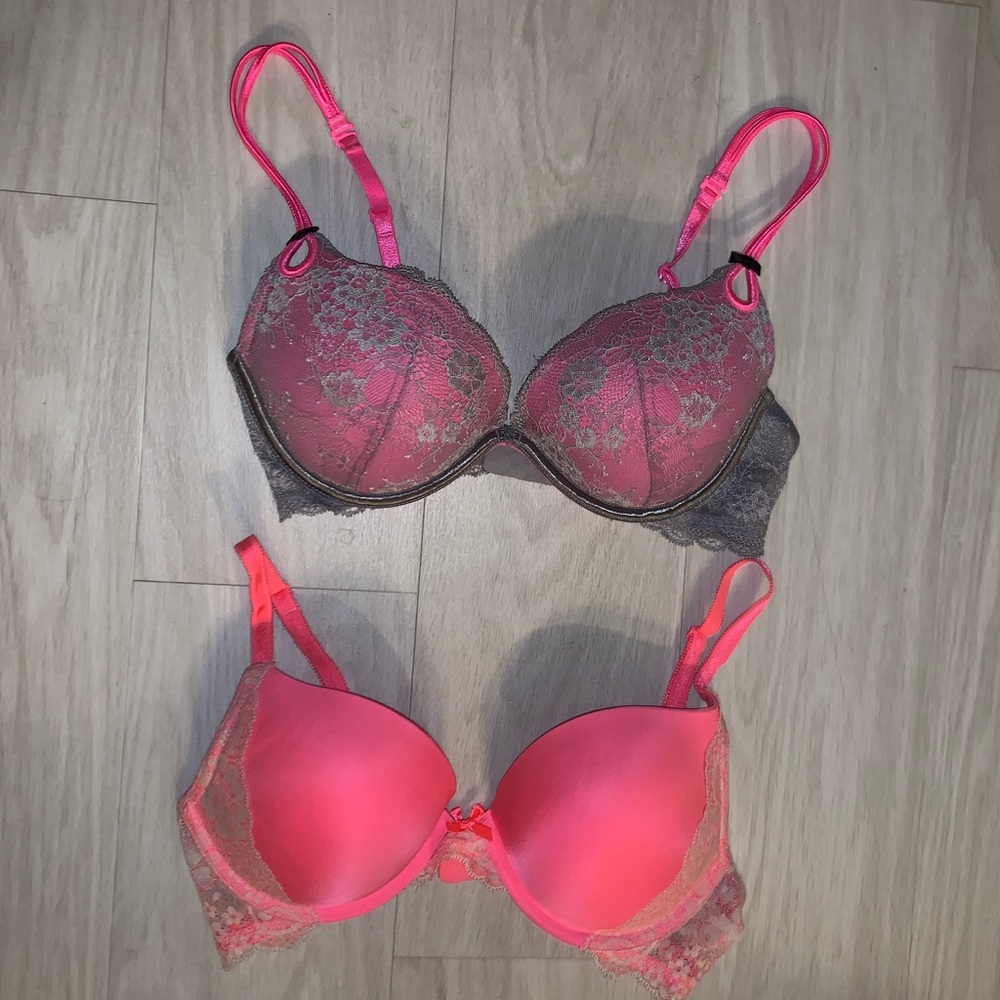 Lot of 2 Victoria’s Secret push-up bras sz 34C